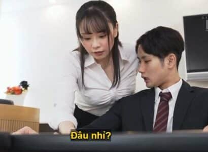 Gái xinh nhân viên cứ cạ cặp vú vào vai sếp trẻ thì anh không đụ hơi phí