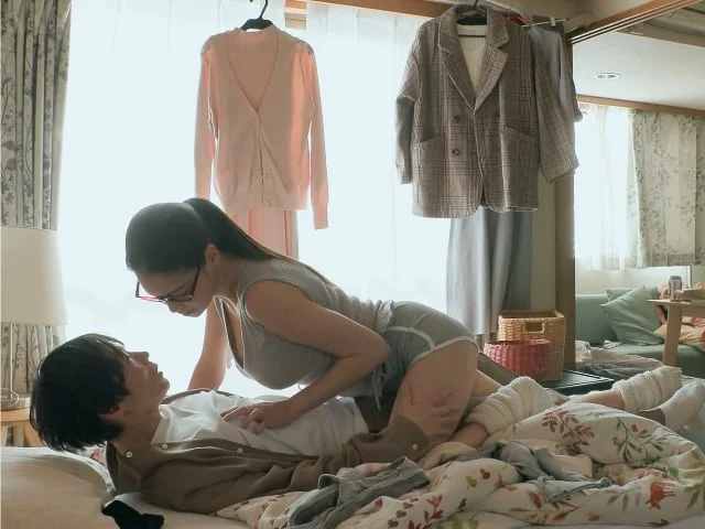 Được chị hàng xóm 'động viên' khi bạn gái lỡ tay với tình nhân - Mary Tachibana - VLXX.WF